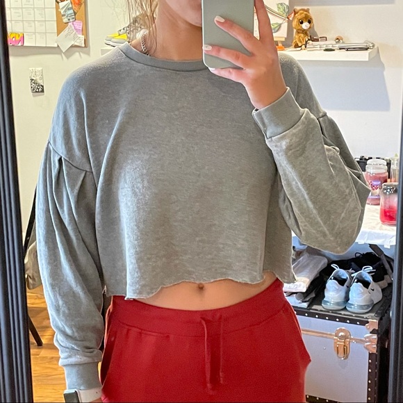 AMERICAN EAGLE Loose Fit Raw Hem Pullover Green Long Sleeve Crop Top - Picture 6 of 7